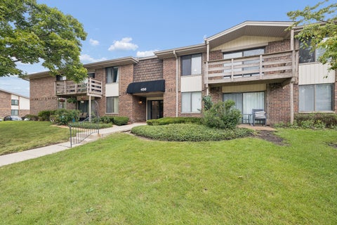 Photo of 456 Raintree Court #2C, Glen Ellyn, IL 60137 (MLS # 12757631)