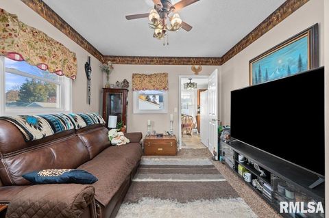 Tiny photo for 341 W 30TH Street, Davenport, IA 52803 (MLS # QC4269344)