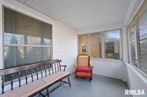 Tiny photo for 341 W 30TH Street, Davenport, IA 52803 (MLS # QC4269344)