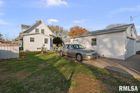 Tiny photo for 341 W 30TH Street, Davenport, IA 52803 (MLS # QC4269344)