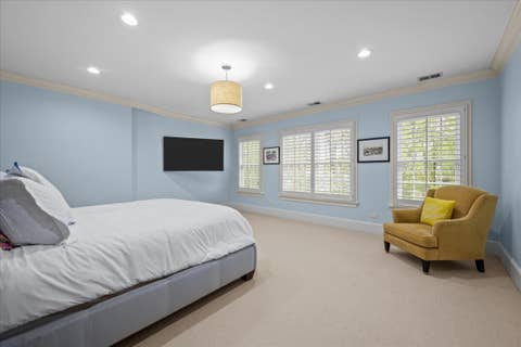Tiny photo for 127 Glenwood Avenue, Winnetka, IL 60093 (MLS # 12677019)
