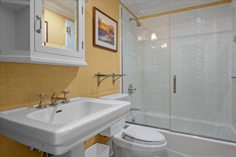 Tiny photo for 127 Glenwood Avenue, Winnetka, IL 60093 (MLS # 12677019)