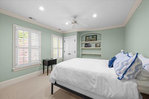 Tiny photo for 127 Glenwood Avenue, Winnetka, IL 60093 (MLS # 12677019)