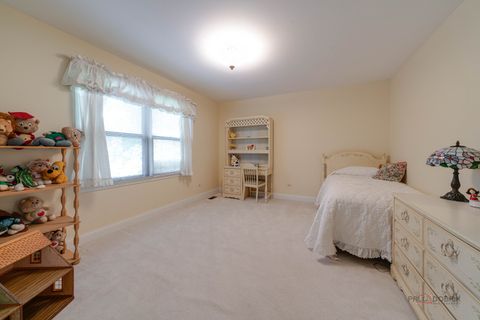Tiny photo for 832 interlaken Lane, Libertyville, IL 60048 (MLS # 12492933)