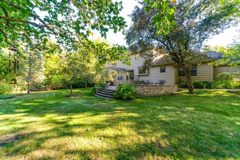 Tiny photo for 832 interlaken Lane, Libertyville, IL 60048 (MLS # 12492933)