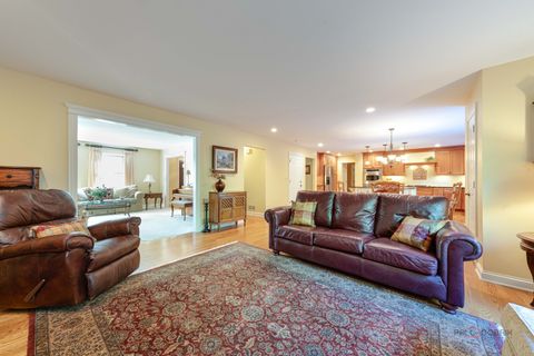 Tiny photo for 832 interlaken Lane, Libertyville, IL 60048 (MLS # 12492933)