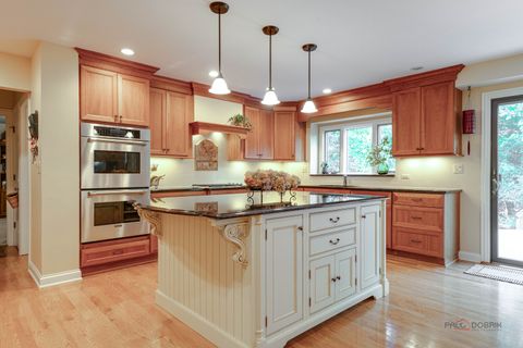 Tiny photo for 832 interlaken Lane, Libertyville, IL 60048 (MLS # 12492933)