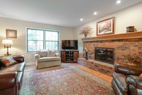 Tiny photo for 832 interlaken Lane, Libertyville, IL 60048 (MLS # 12492933)