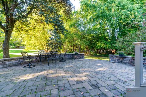 Tiny photo for 832 interlaken Lane, Libertyville, IL 60048 (MLS # 12492933)