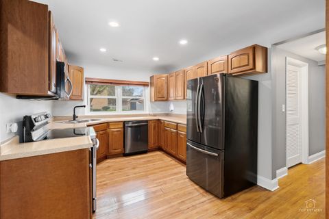 Tiny photo for 3850 W 93rd Street, Evergreen Park, IL 60805 (MLS # 12622827)