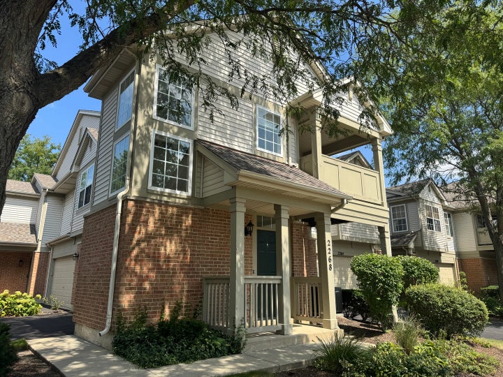 Photo 1 of 20 — 2268 VANDERBILT Drive 2268, Geneva, IL 60134