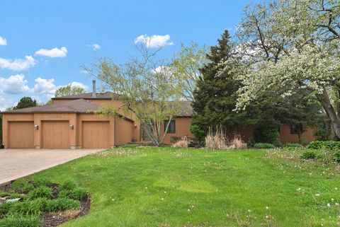 8S660 WAYEWOOD Lane Naperville IL 60565