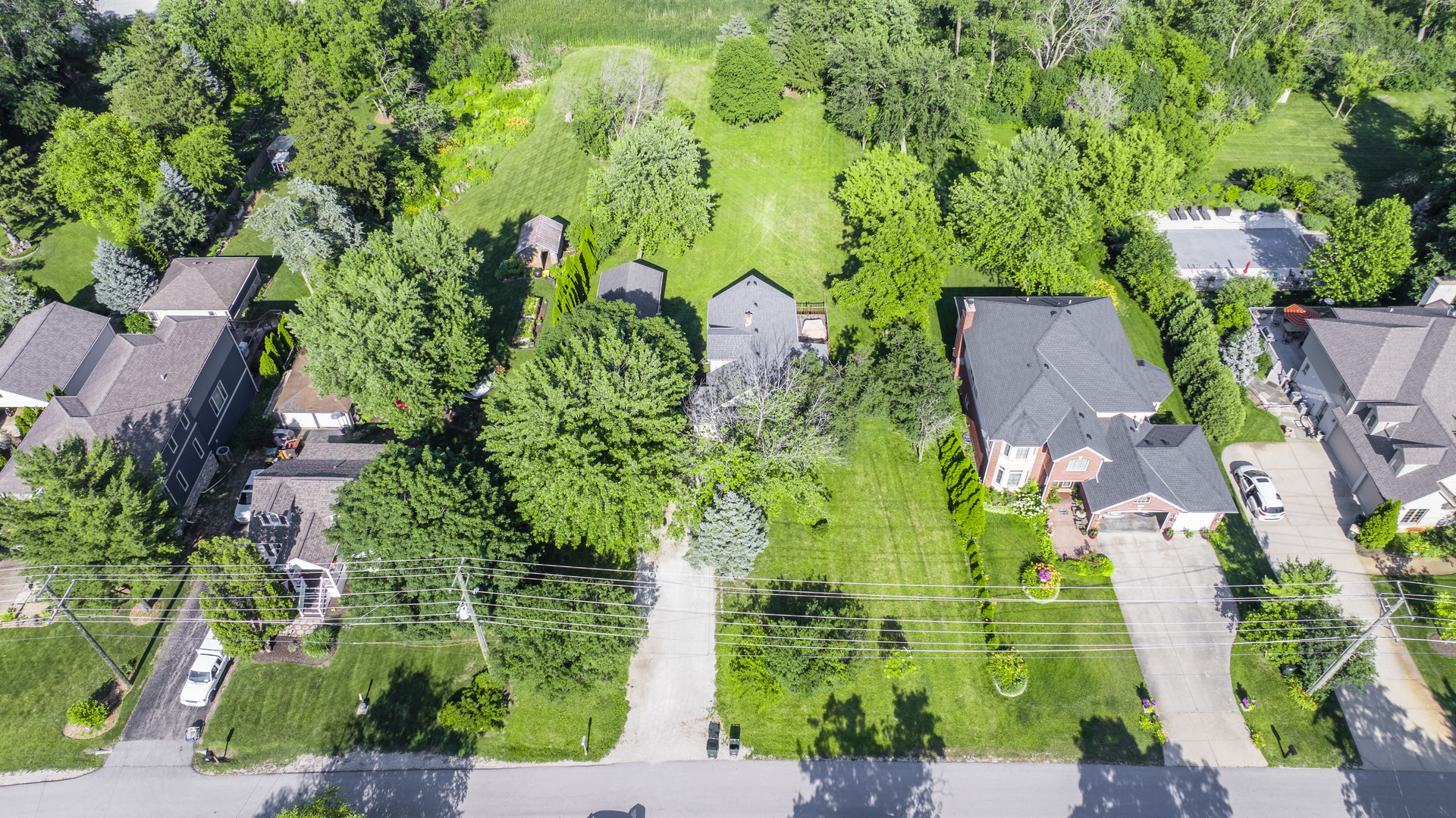 8S057 S Vine Street
