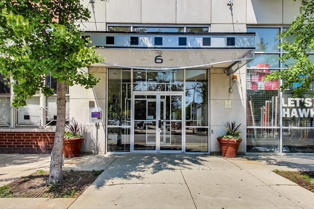 6 S LAFLIN Street 822