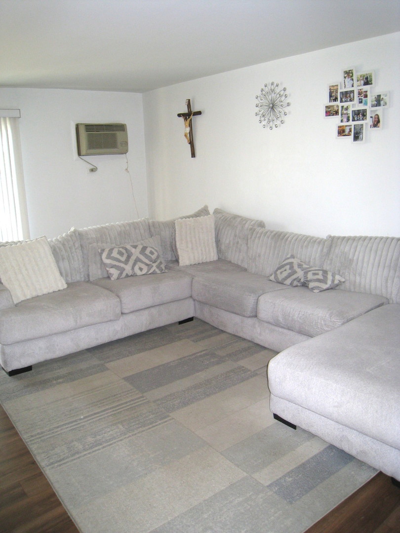 Schaumburg, Illinois 60193, United States, 2 Bedrooms Bedrooms, ,1 BathroomBathrooms,Residential,Active,230148