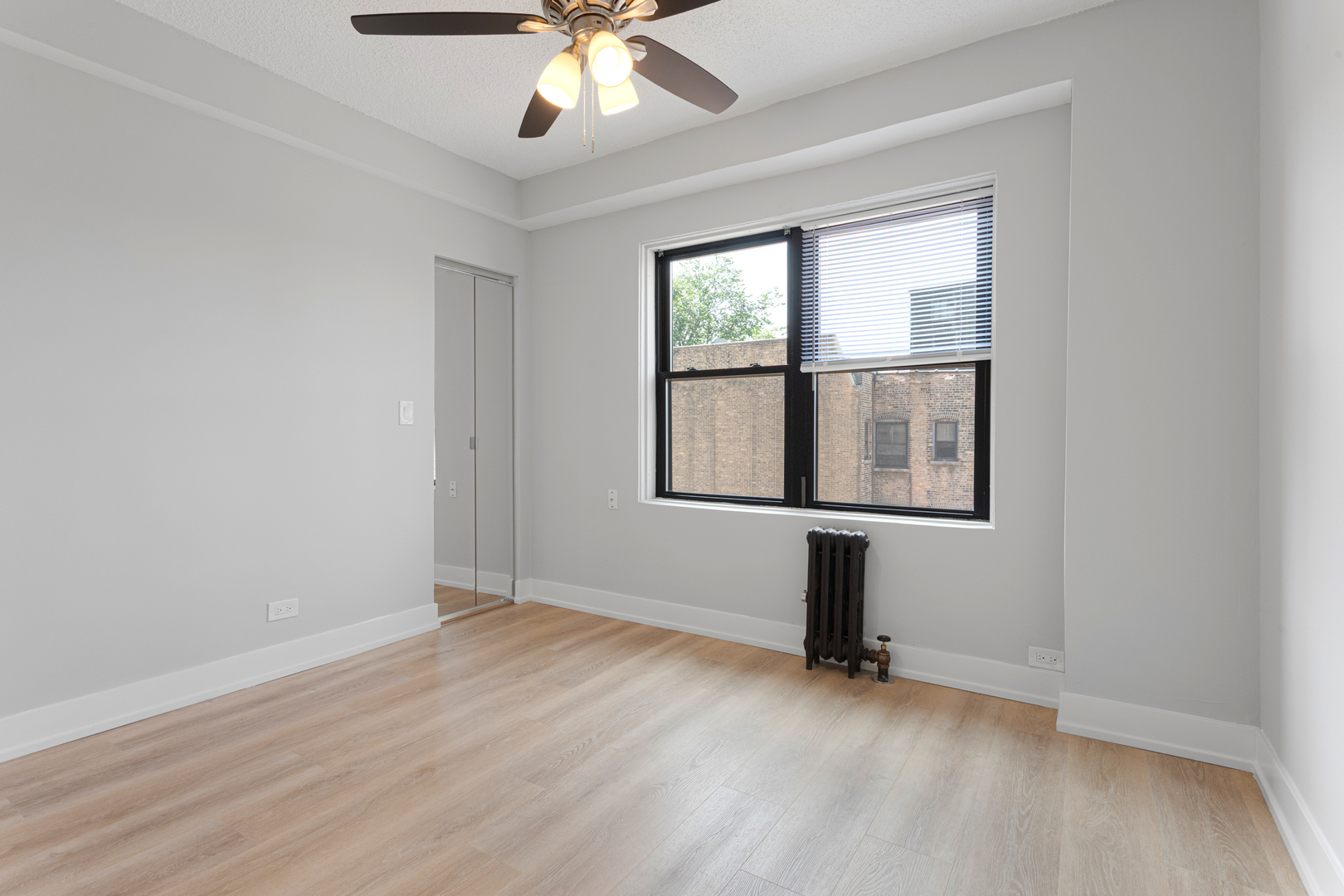 6026 N Winthrop Avenue 4G