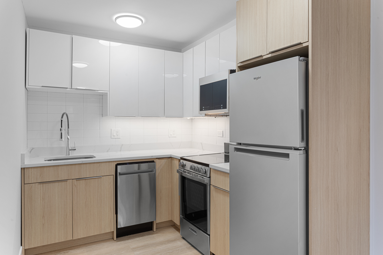 6026 N Winthrop Avenue 4G