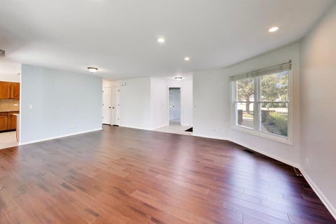 Tiny photo for 40 Willow Parkway #0, Buffalo Grove, IL 60089 (MLS # 12678838)