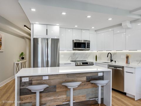 Tiny photo for 300 N State Street #5125, Chicago, IL 60654 (MLS # 12579728)