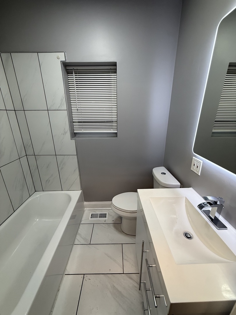 7816 S Hermitage Avenue