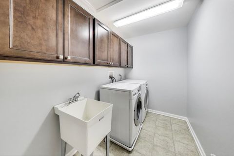 Tiny photo for 242 Remington Drive, St. Charles, IL 60175 (MLS # 12478207)
