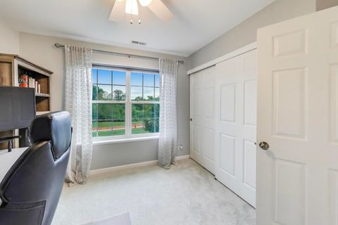 Tiny photo for 242 Remington Drive, St. Charles, IL 60175 (MLS # 12478207)