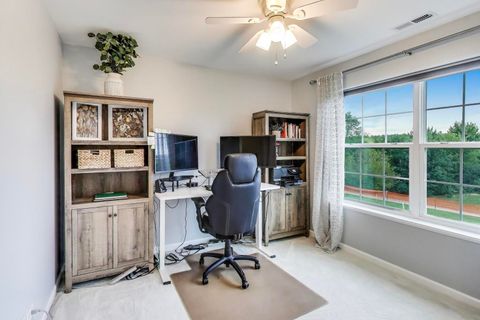 Tiny photo for 242 Remington Drive, St. Charles, IL 60175 (MLS # 12478207)