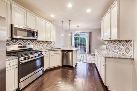 Tiny photo for 242 Remington Drive, St. Charles, IL 60175 (MLS # 12478207)