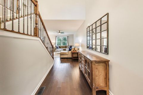 Tiny photo for 242 Remington Drive, St. Charles, IL 60175 (MLS # 12478207)