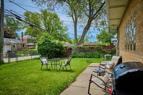 Tiny photo for 4555 Cleveland Street, Skokie, IL 60076 (MLS # 12579547)