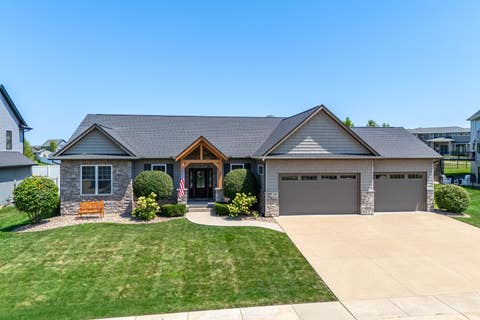 Photo of 5511 Willmeyer Drive, Bettendorf, IA 52722 (MLS # 12722629)