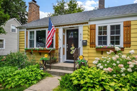Tiny photo for 812 Richards Street, Geneva, IL 60134 (MLS # 12723045)