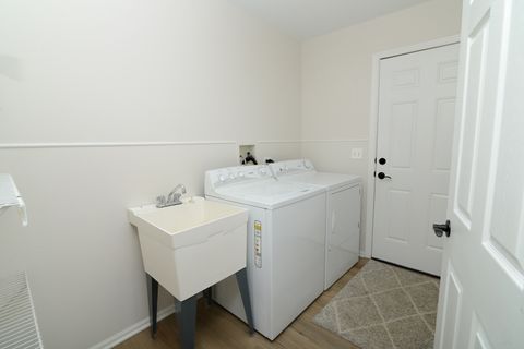 Tiny photo for 3726 MATISSE Drive, St. Charles, IL 60175 (MLS # 12566755)