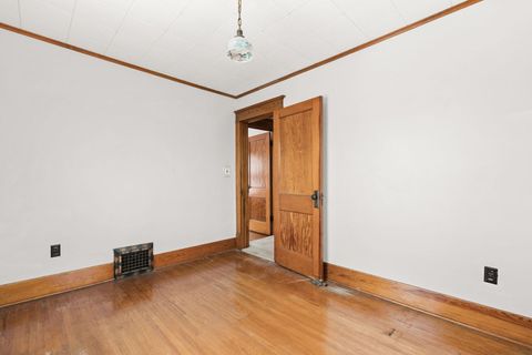 Tiny photo for 1012 W 16th Street, Davenport, IA 52804 (MLS # 12549292)