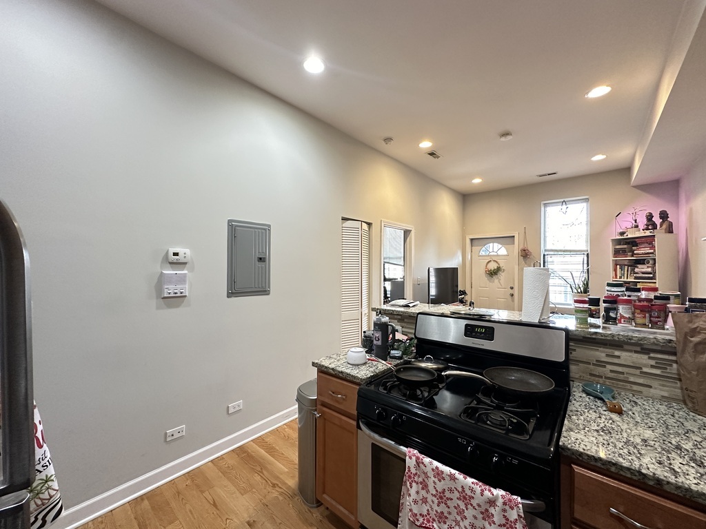 1406 W Superior Street 1R