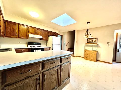 Tiny photo for 7632 Hanover Drive, Tinley Park, IL 60477 (MLS # 12461127)
