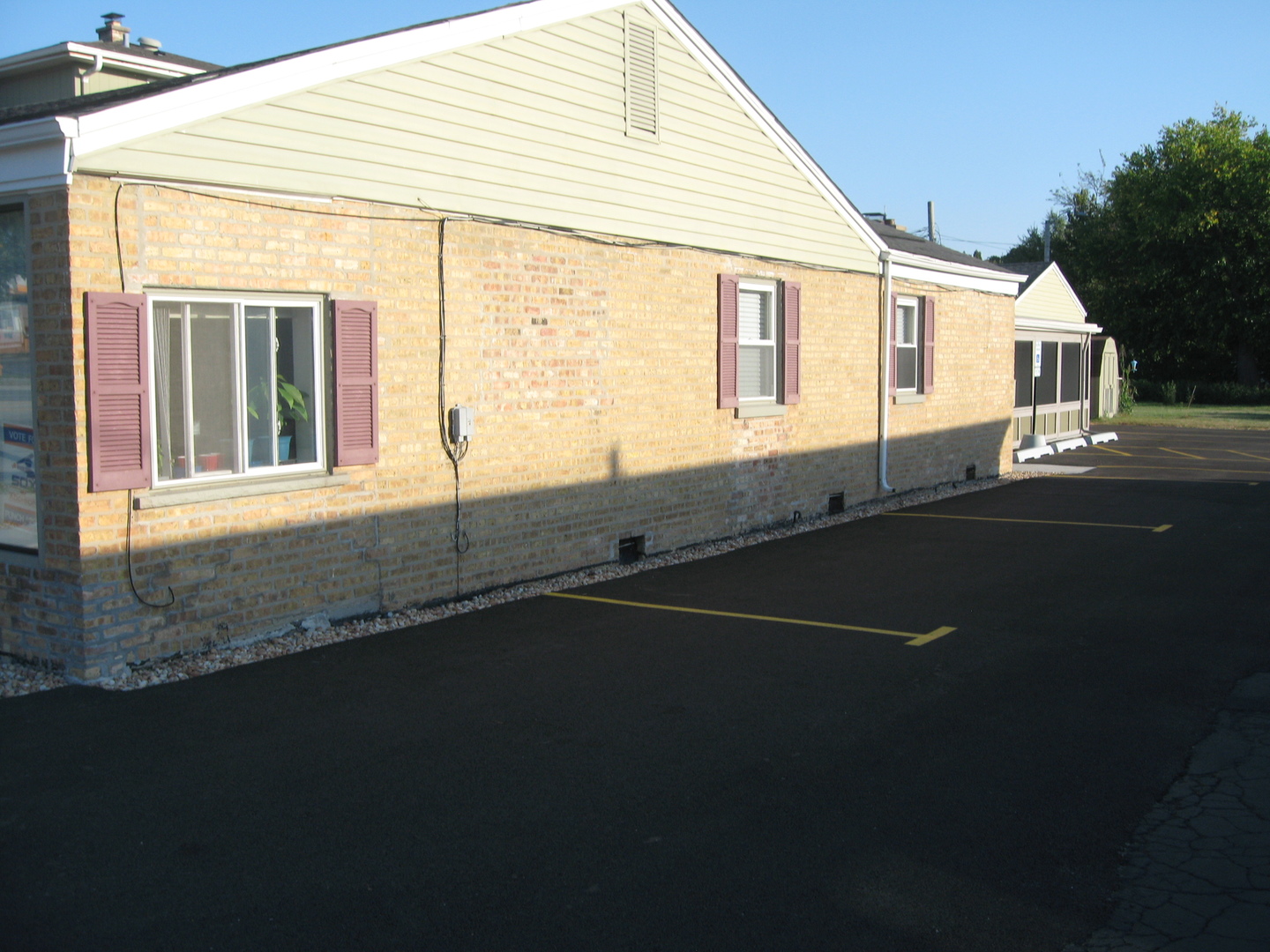 138 W Irving Park Road