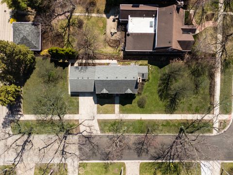 Tiny photo for 829 Hastings Street, Park Ridge, IL 60068 (MLS # 12490684)