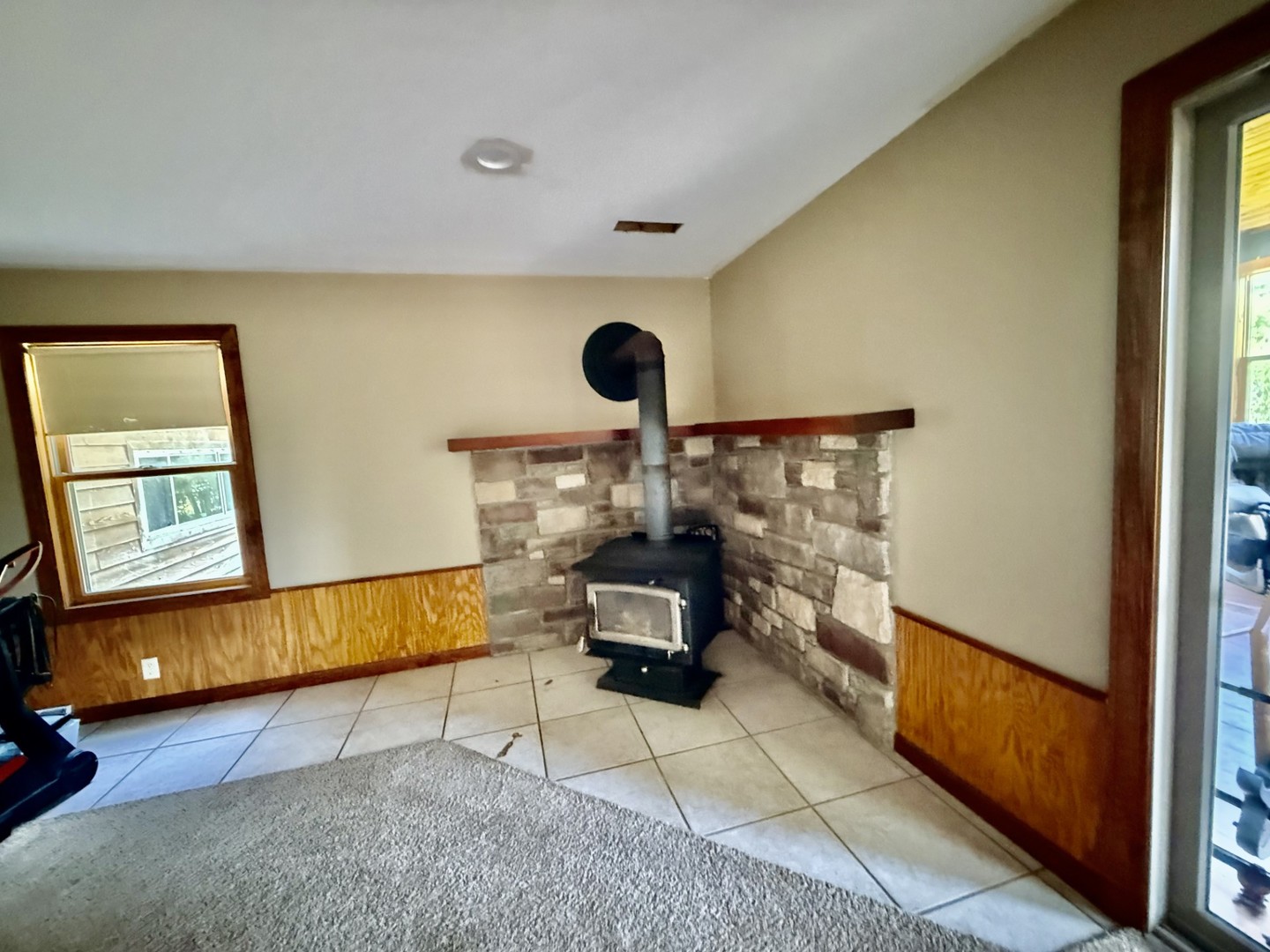 827 N 2199th Road