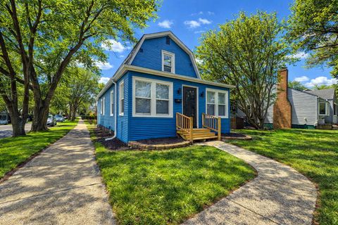 Photo of 9820 S California Avenue, Evergreen Park, IL 60805 (MLS # 12618119)