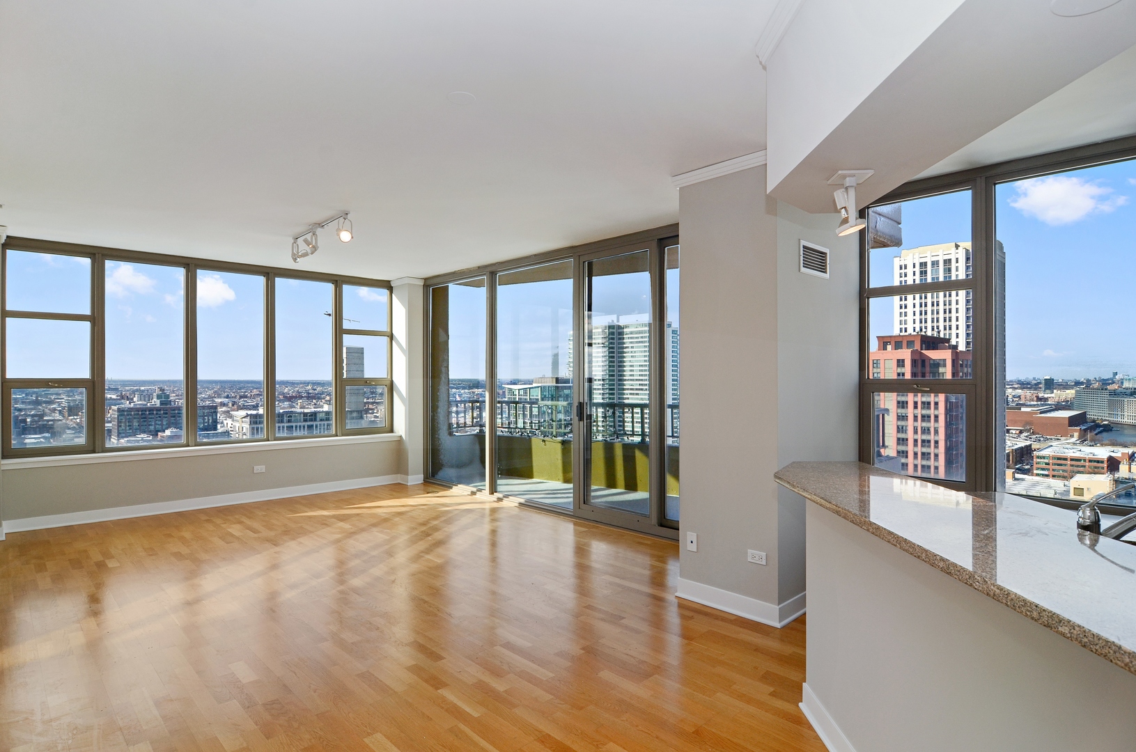 200 N Jefferson Street 1504