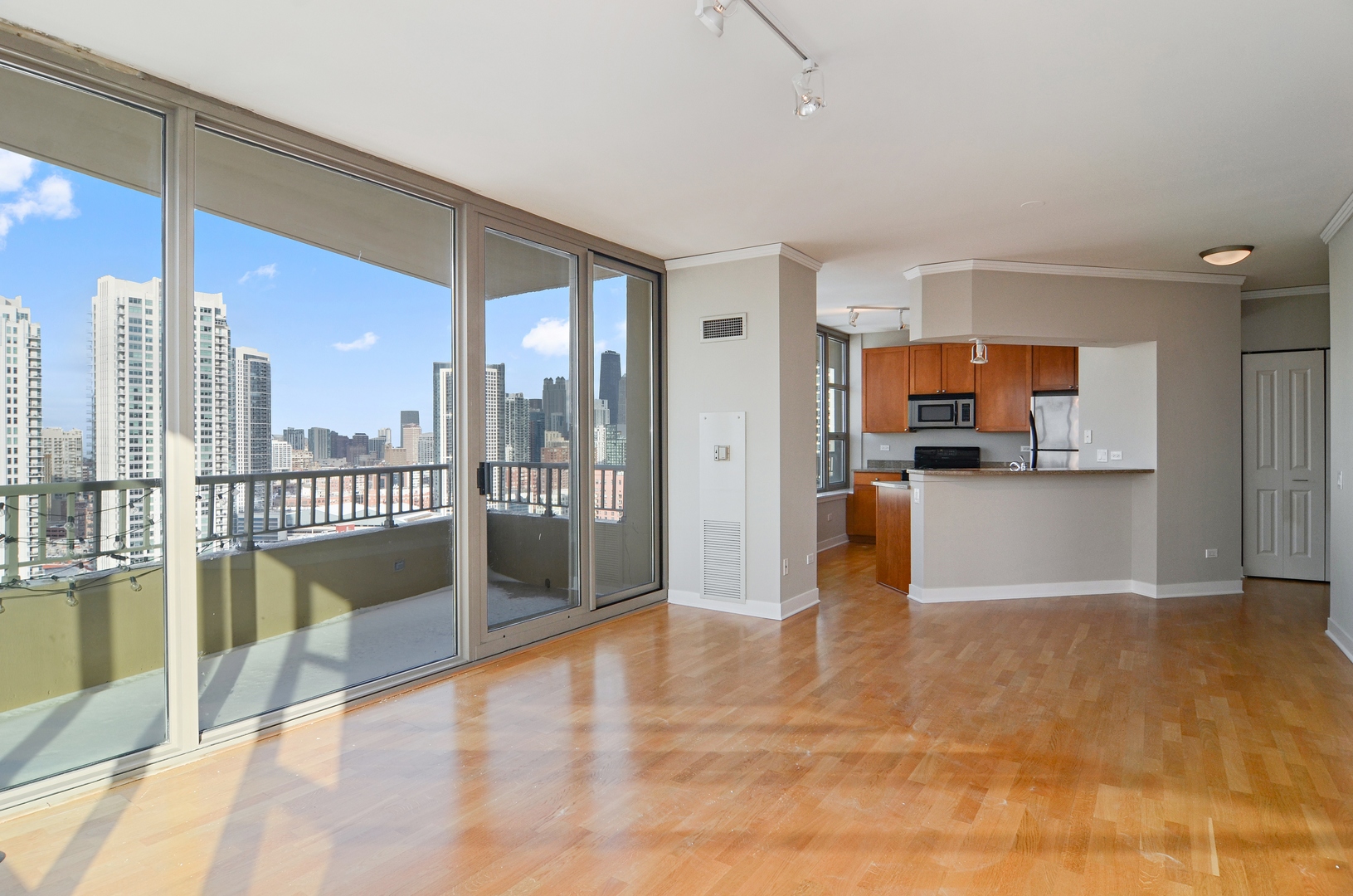 200 N Jefferson Street 1504