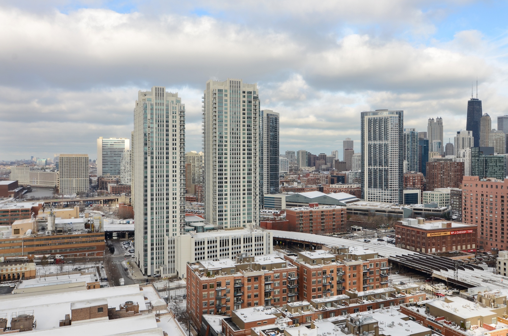 200 N Jefferson Street 1504