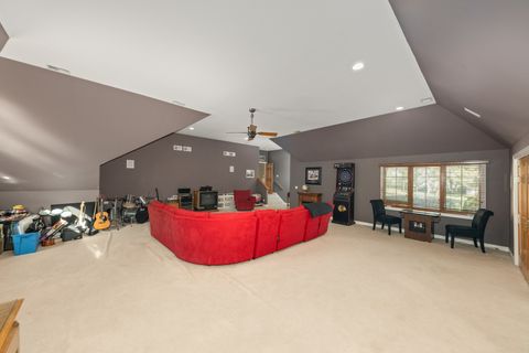 A home in Willowbrook