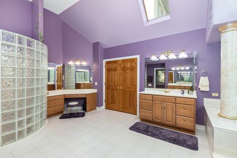 A home in Willowbrook