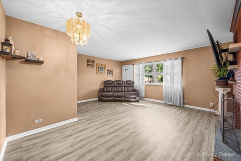 Tiny photo for 1103 LAWRENCE Avenue, Elgin, IL 60123 (MLS # 12486560)