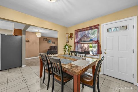 Tiny photo for 1103 LAWRENCE Avenue, Elgin, IL 60123 (MLS # 12486560)