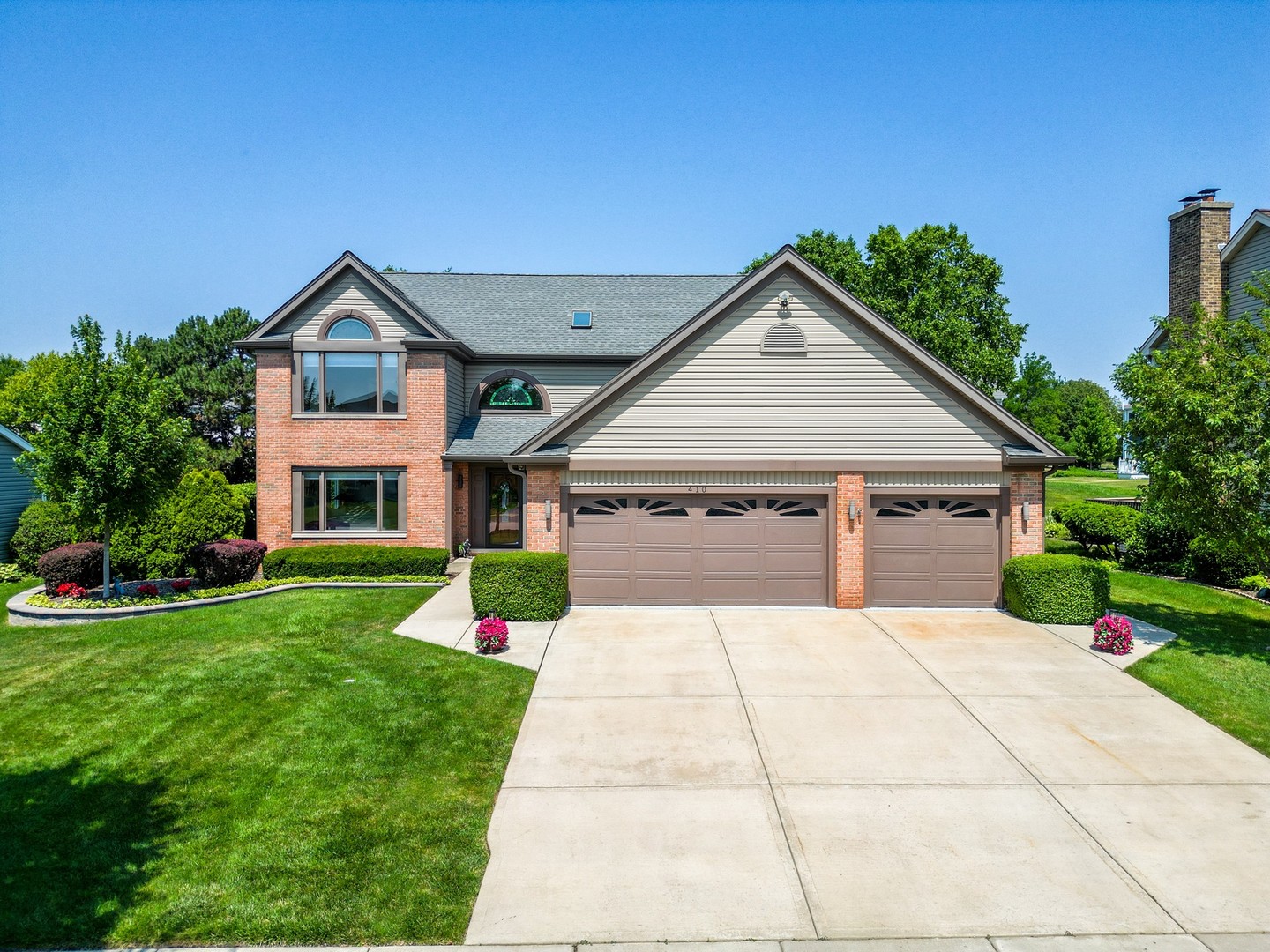 410 Woodcroft Lane