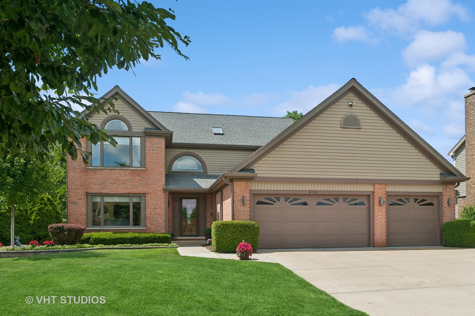 410 Woodcroft Lane
