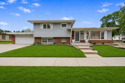 Photo of 150 Terrace Drive, Chicago Heights, IL 60411 (MLS # 12656526)